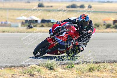 media/Oct-15-2023-TrackXperience (Sun) [[85198ff50b]]/Group 3/session 4 turn 3/